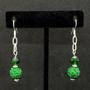 Emerald green crystal earrings 💚